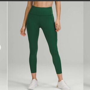 Lululemon Fast and Free High-Rise Tight 25"
Everglade Green size 4